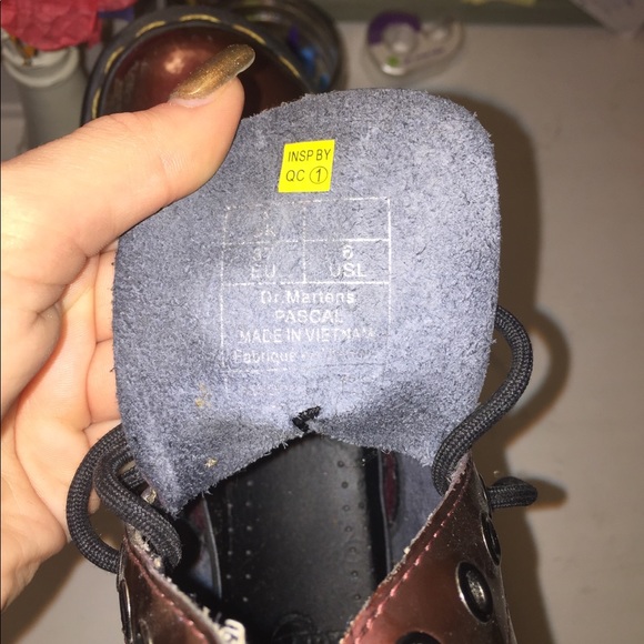 Burgundy/Maroon patent doc marten boots - Picture 5 of 5